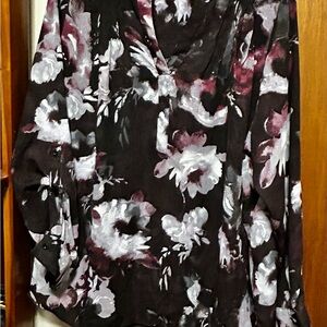 Simply Vera Vera Wang Black Blouse with Plum and Gray Floral Print
